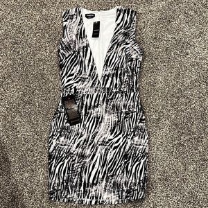 ✳️NWT✳️bebe Plunging Neckline Scuba Dress